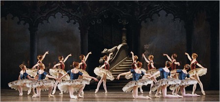 Artists of the Paris Opera Ballet in 'Paquita'