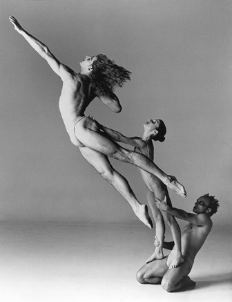 Sydney Dance Company's Salome, choreography by Graeme Murphy. Photo by Lois Greenfield