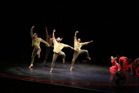 'Rotunda'. The New Zealand Dance Company (1). Photo: Caroline Bindon