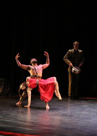 'Rotunda.' The New Zealand Dance Company, 2015. Photo: Caroline Bindon