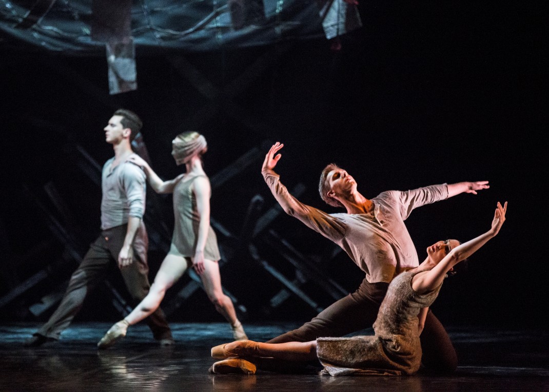 Dancers of Royal New Zealand Ballet in 'Dear Horizon', 2015. Photo: Ellie Richards