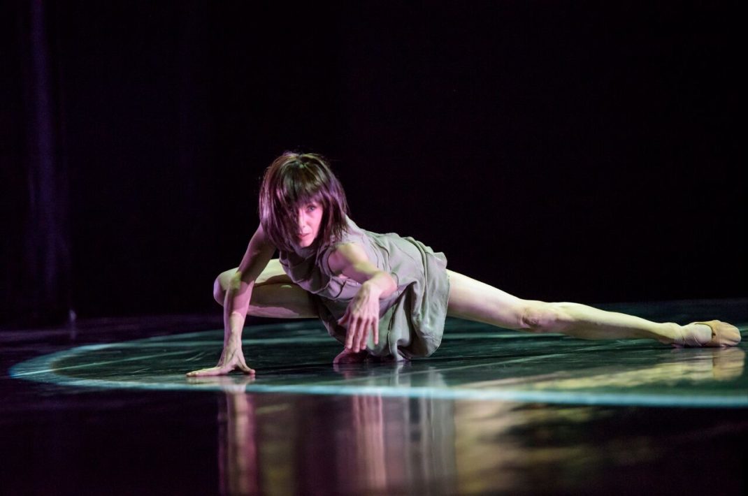 techne. Sylvie Guillem. Photo by Bill Cooper