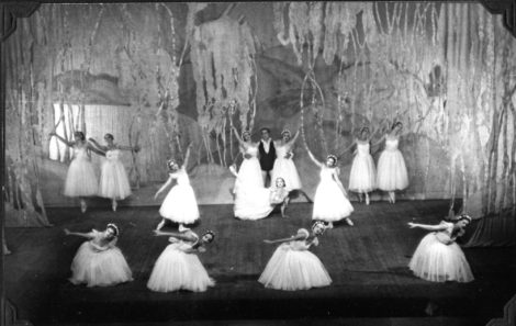 Finale, 'Les Sylphides', Dandré-Levitoff Russian Ballet, ca. 1934