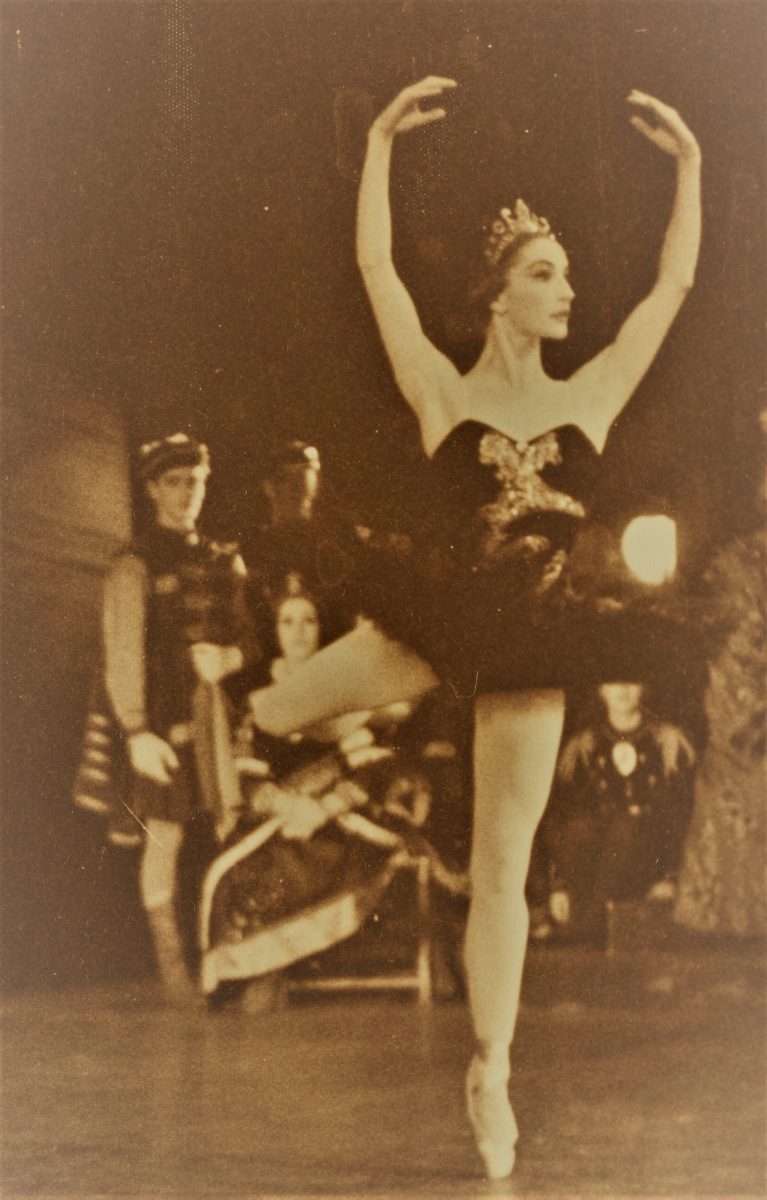 Lynn Seymour as Odile. The Royal Ballet, Melbourne 1958. Photo: Walter Stringer