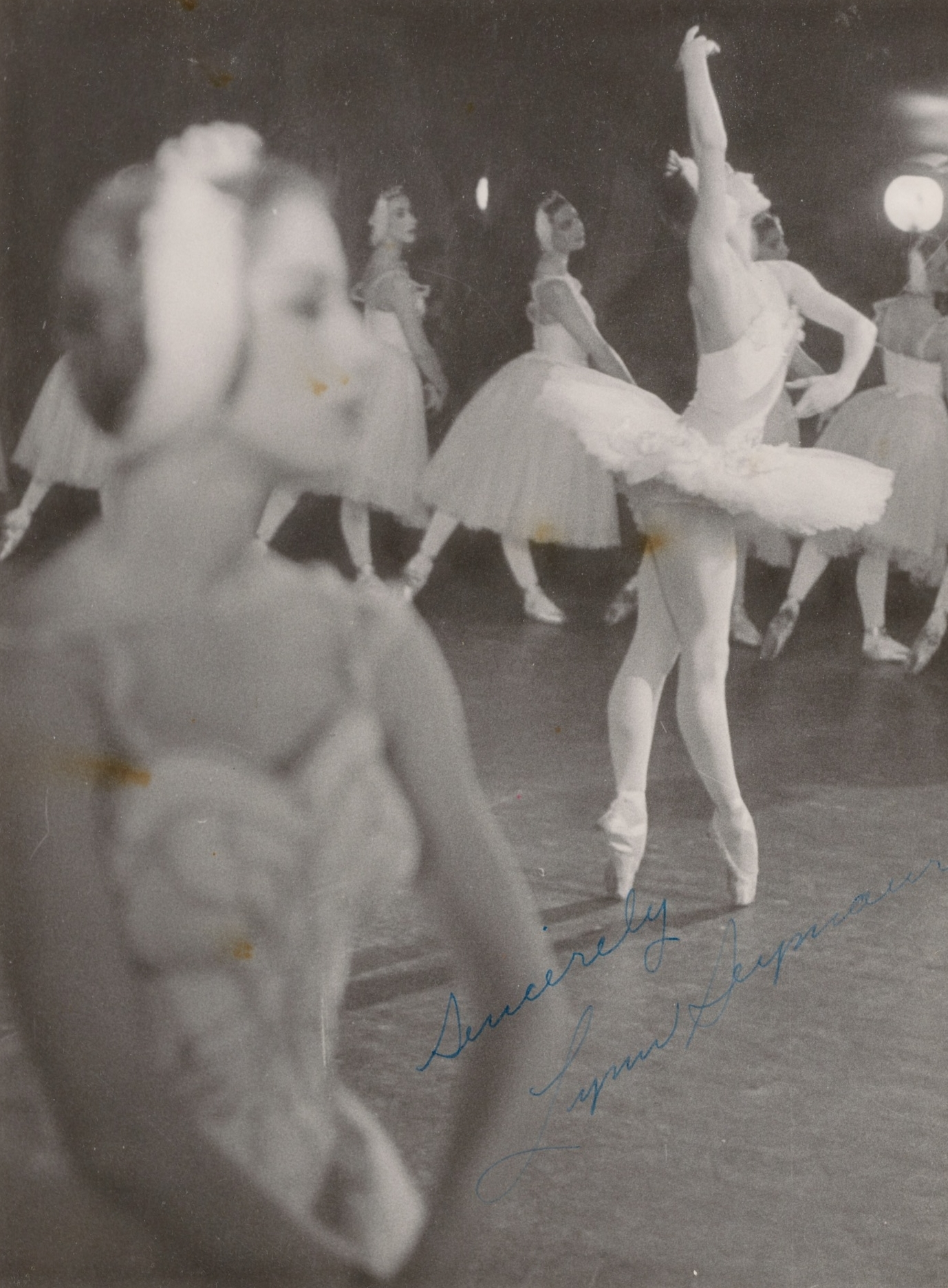 Lynn Seymour as Odette in 'Swan Lake'. The Royal Ballet, Melbourne 1958. Photo: Walter Stringer