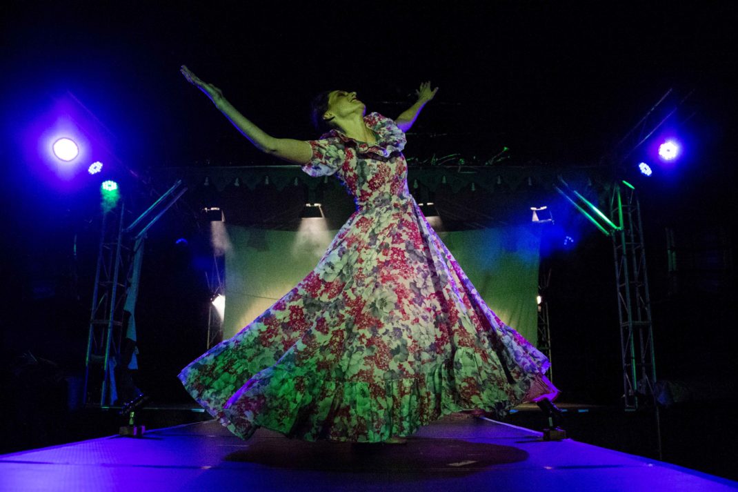 Alison Plevey in 'Seamless'. Floriade Fringe, 2017. Photo: © Lorna Sim