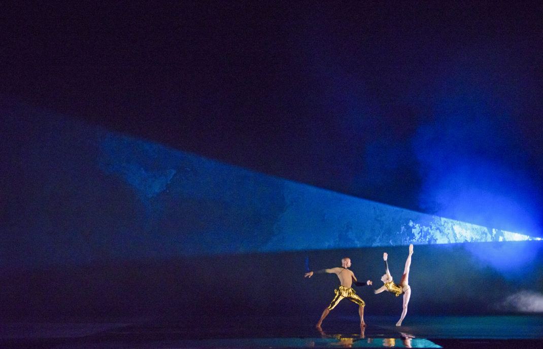 Eric Underwood and Sarah :amb in 'woolf Works', Act II. The Royal Ballet, 2015. Photo: © ROH/Tristam Kenton