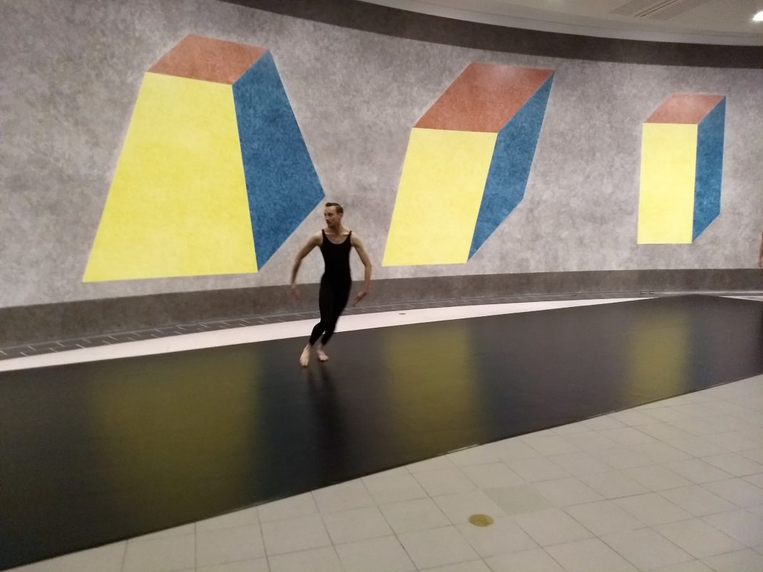 Featured image: Scott Elstermann in a moment from a performance by Cunningham Residency dancers. National Gallery of Australia, 2018.