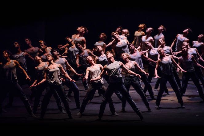 Artists of the Royal Ballet in Flight Pattern. © ROH 2017. Photo: Tristram Kenton