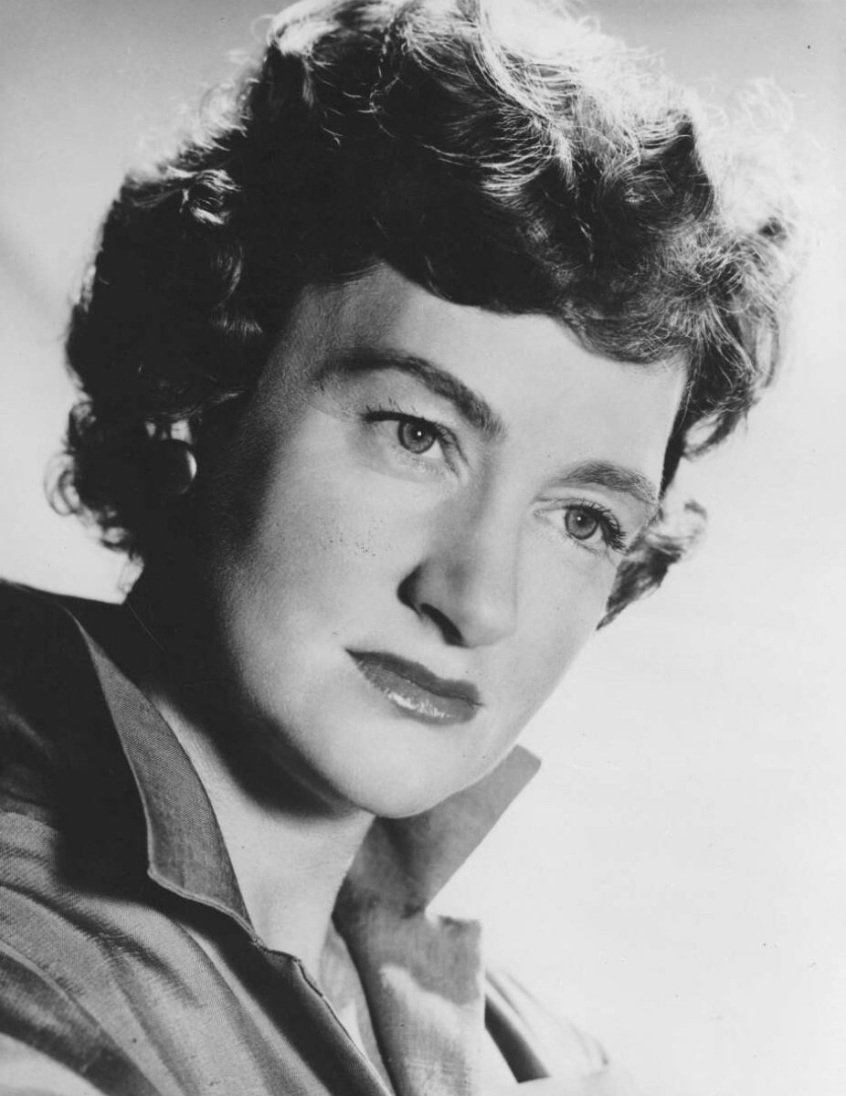 Portrait of Betty Pounder, 1940s (?). National Library of Australia, J. C. Williamson Collection. Photographer not identified